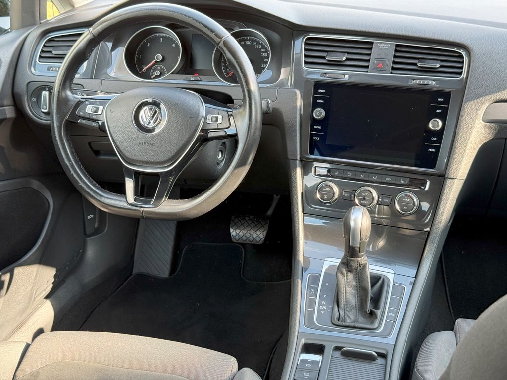 Volkswagen Golf 2020