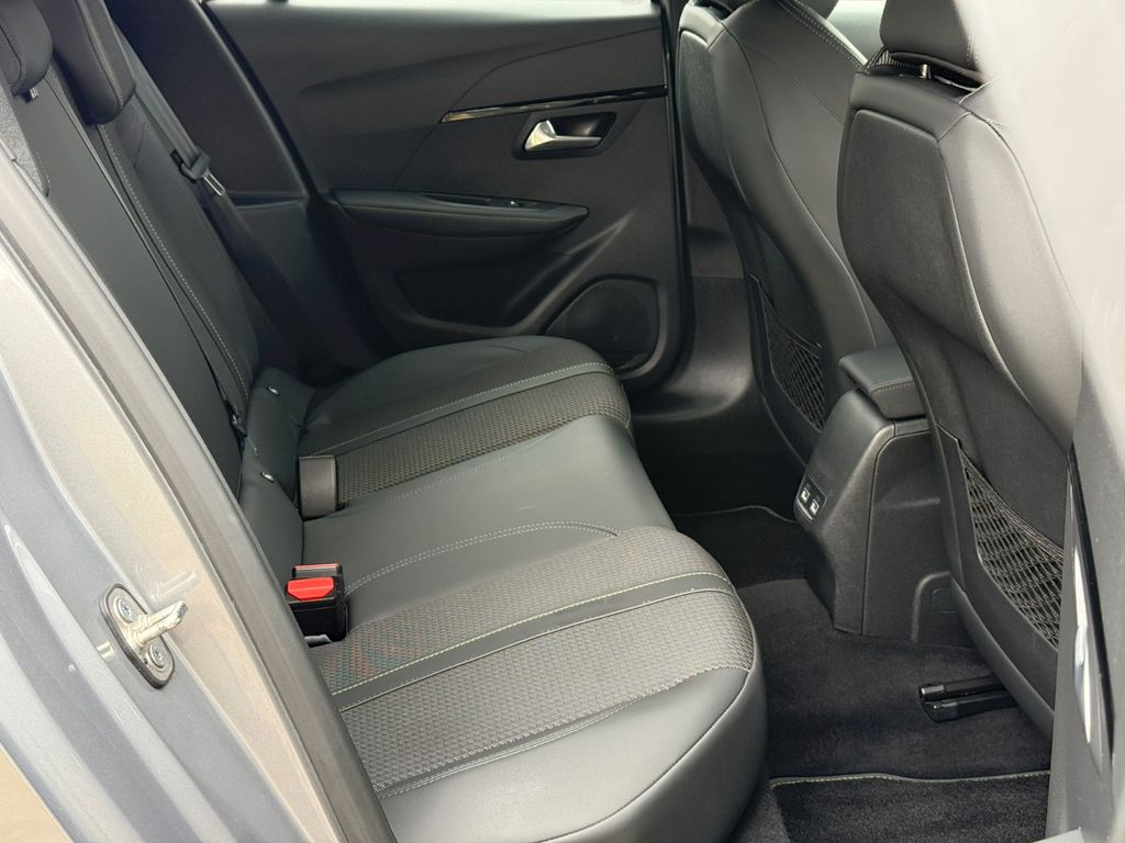 Peugeot 208 2021