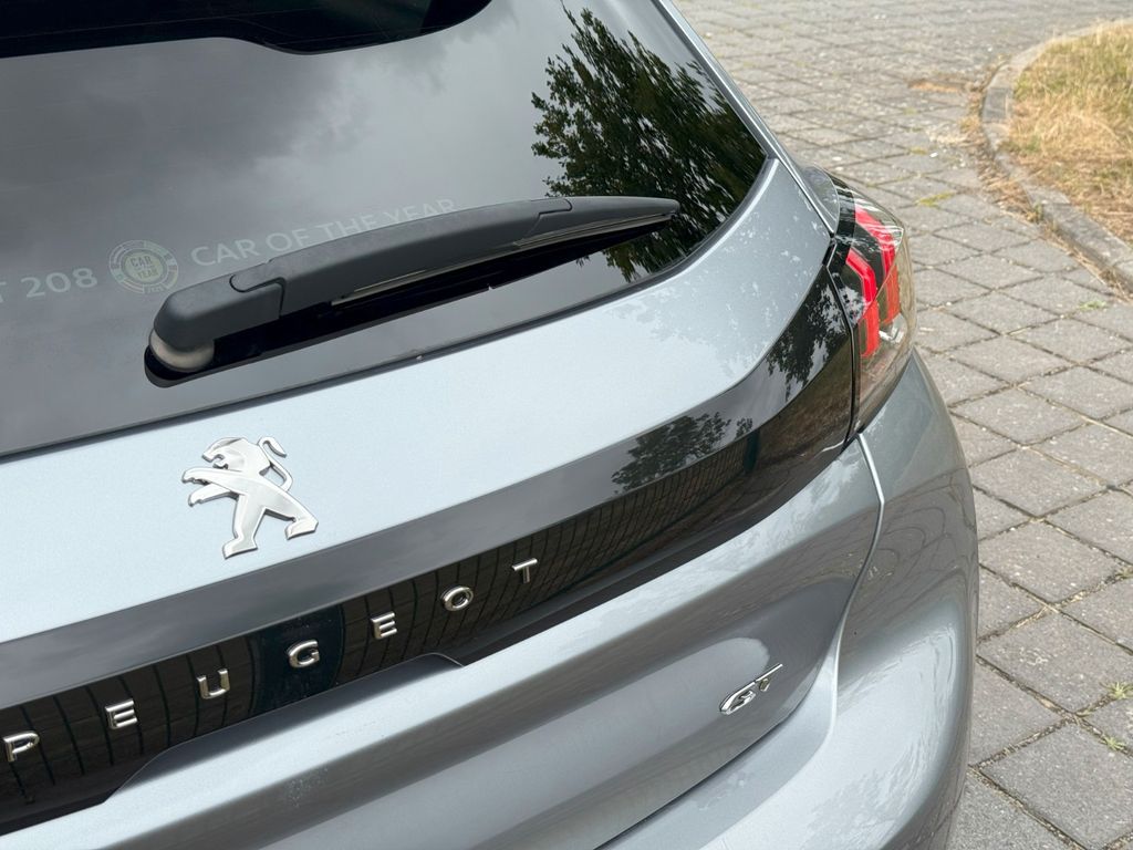 Peugeot 208 2021