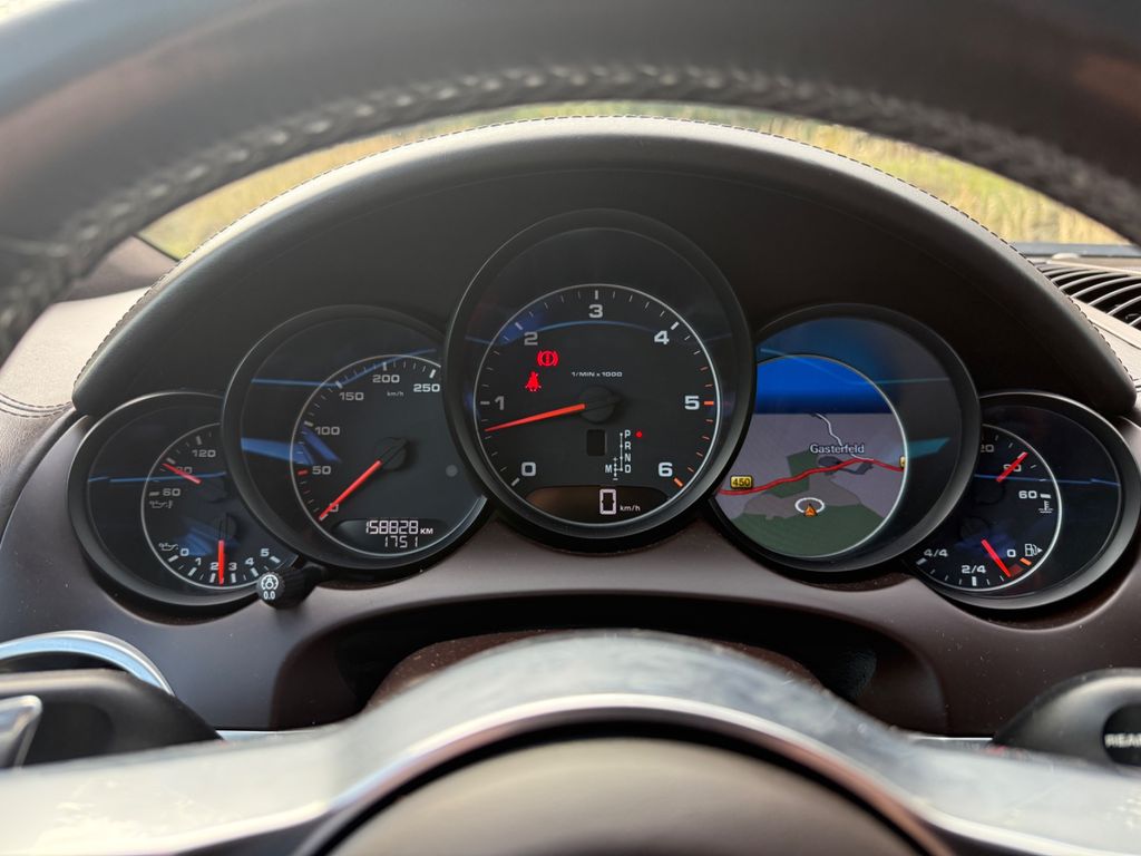 PORSCHE Cayenne 2015