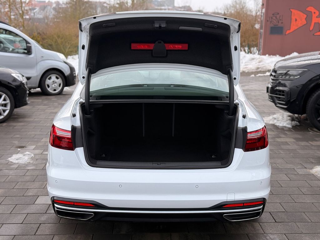AUDI A4 2022