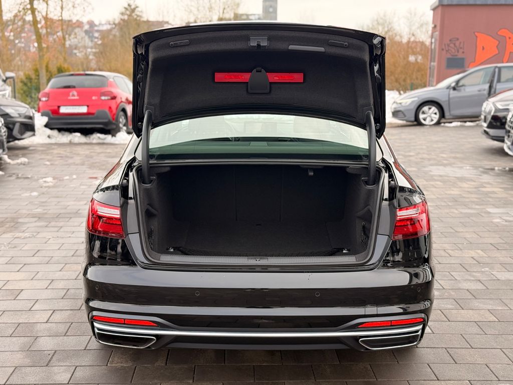 AUDI A4 2022