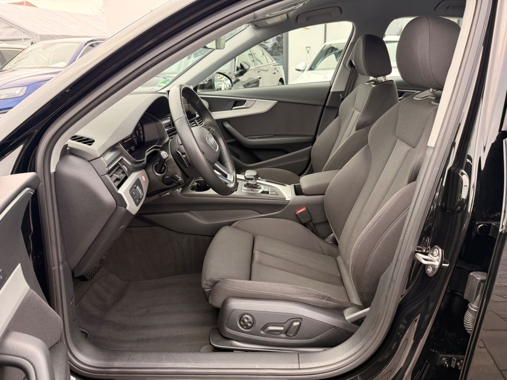 AUDI A4 2022