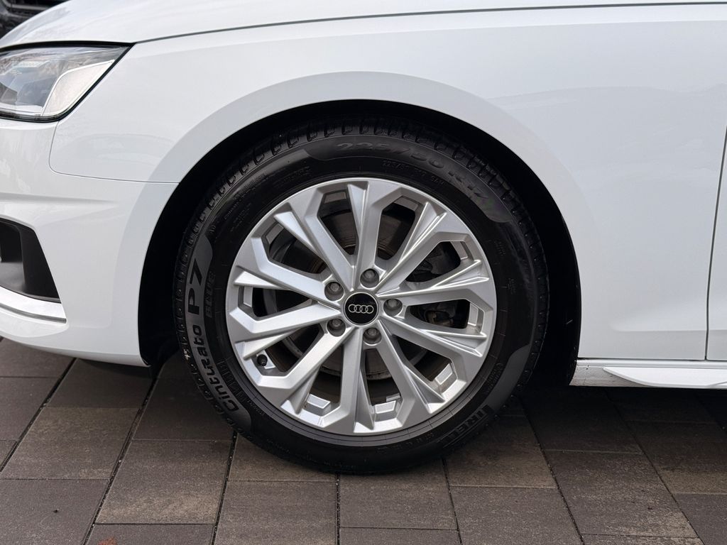 AUDI A4 2022
