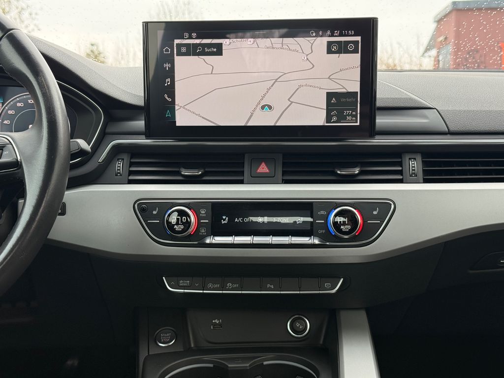AUDI A4 2022