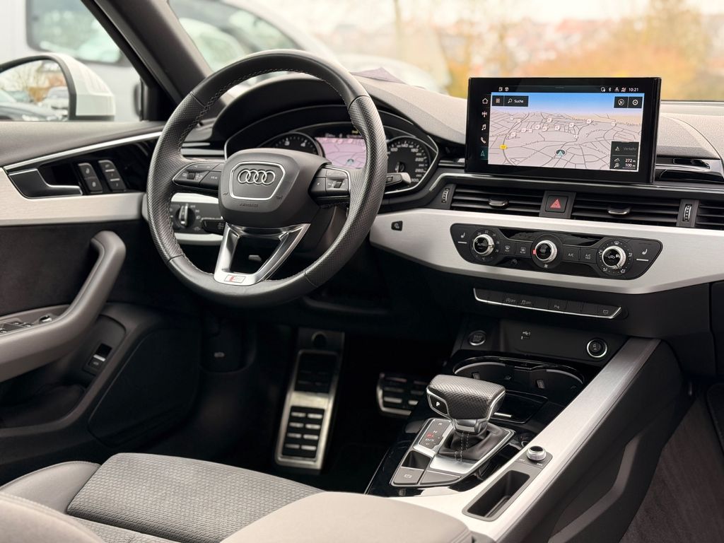 AUDI A4 2022