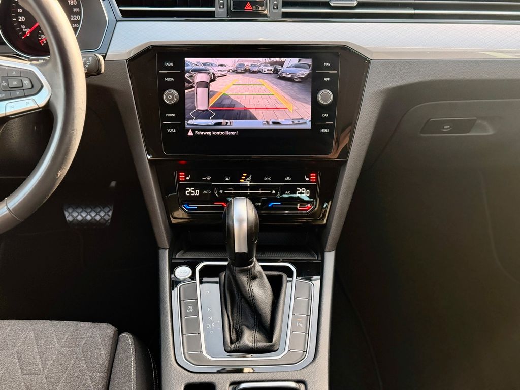 VW Passat Variant 2022