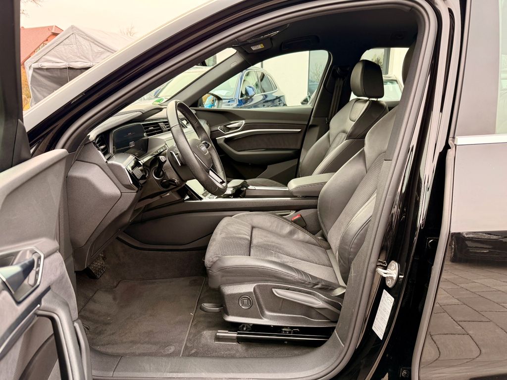 AUDI e-tron 2022
