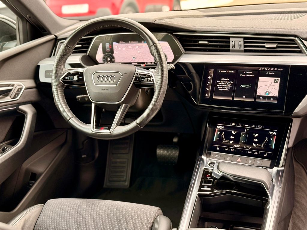 AUDI e-tron 2022