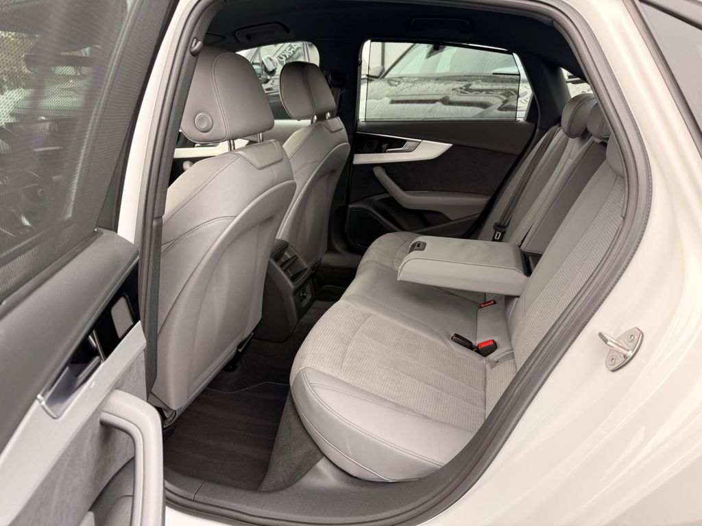 AUDI A4 2022