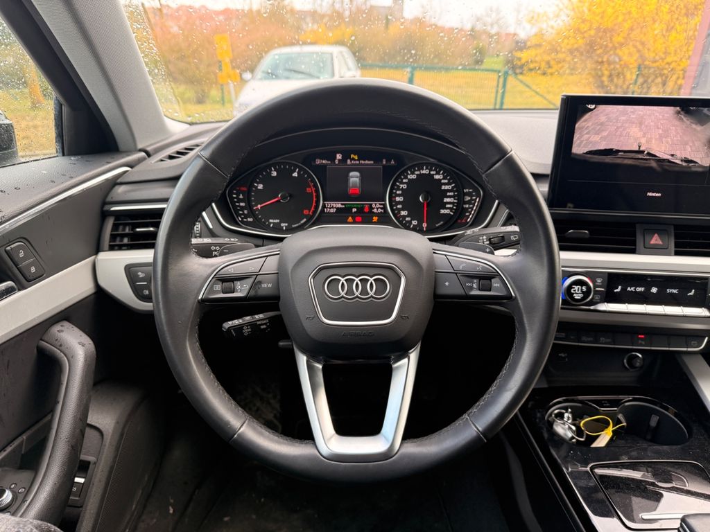 AUDI A4 2023