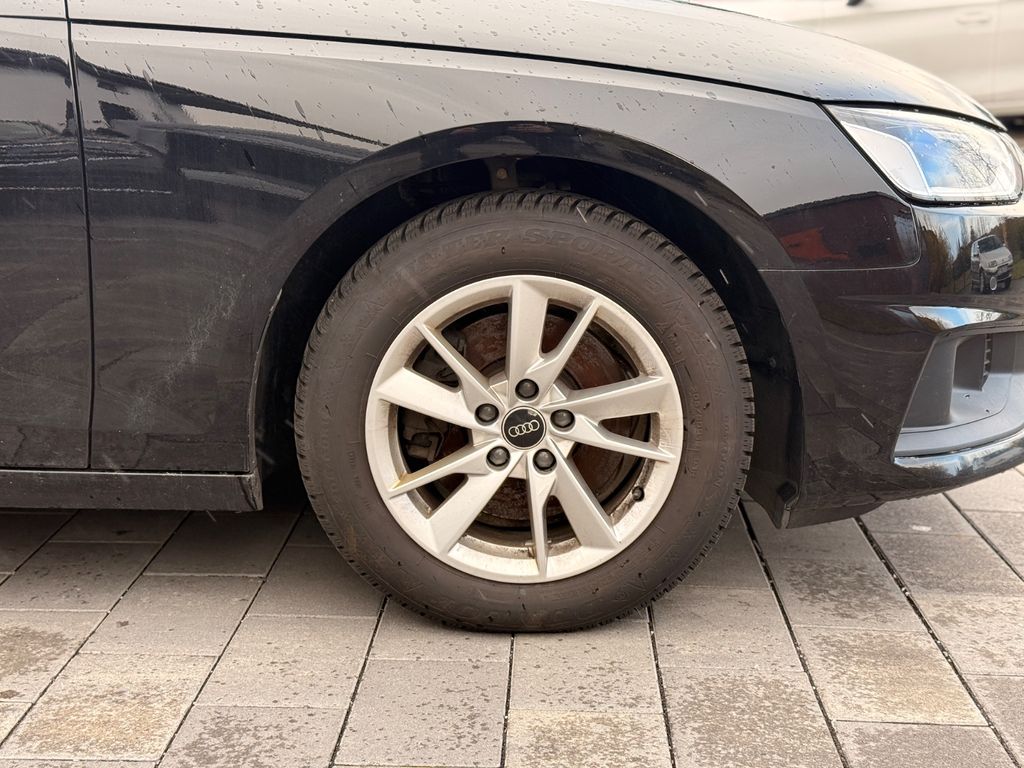 AUDI A4 2023