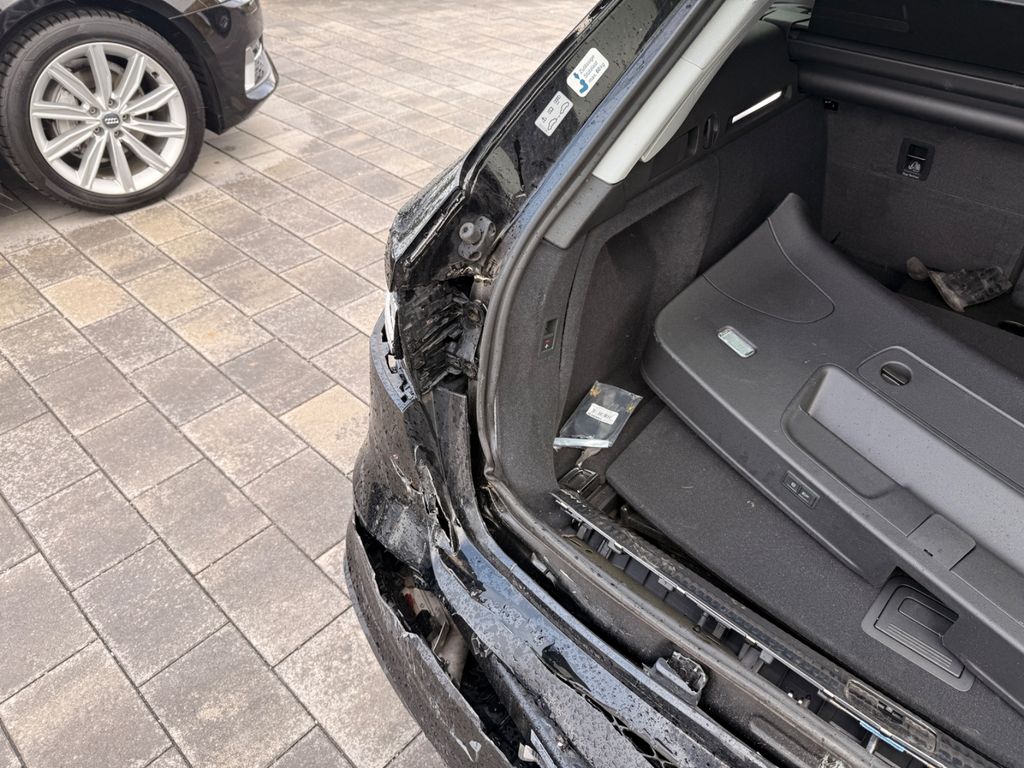 AUDI A4 2023
