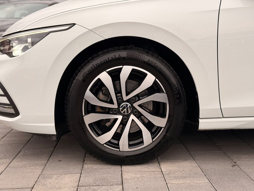 VW Golf 2023