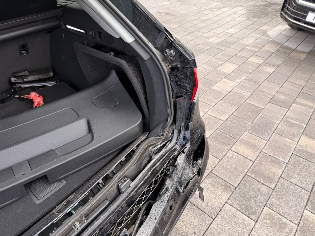 AUDI A4 2023
