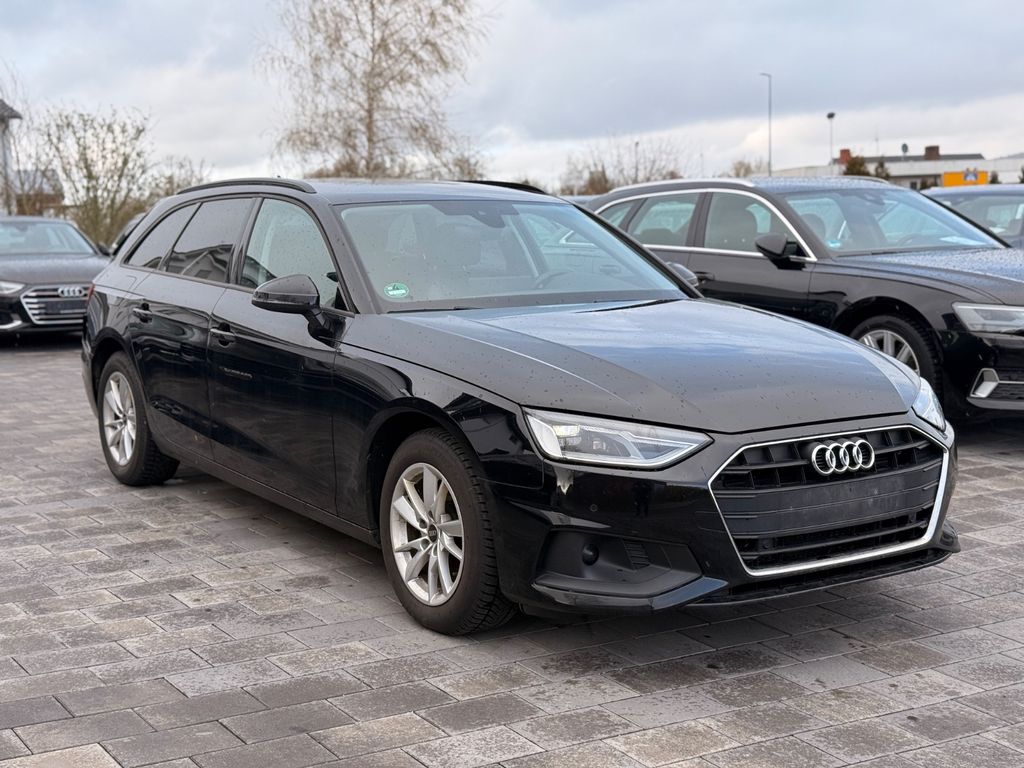 AUDI A4 2023