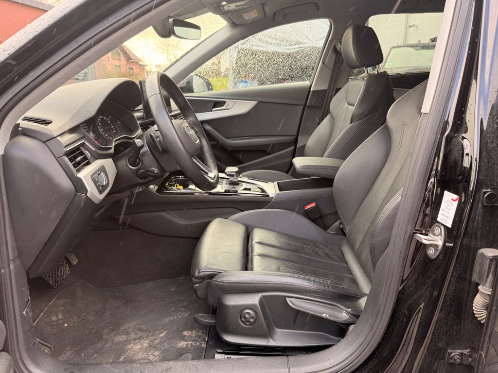 AUDI A4 2023