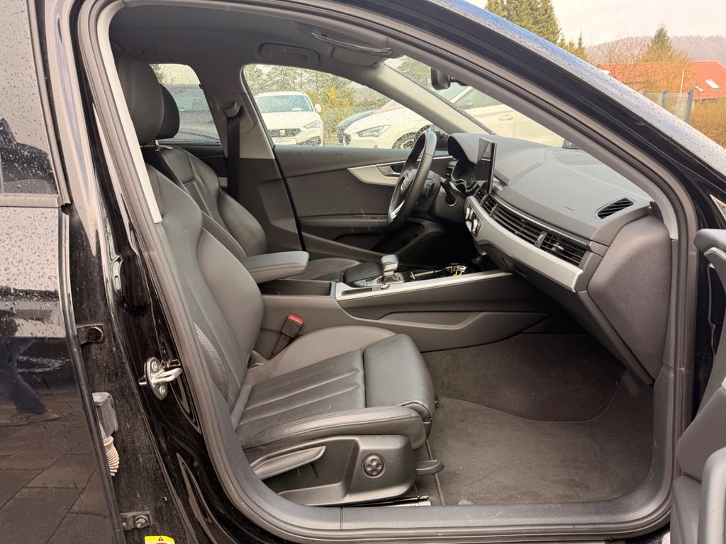 AUDI A4 2023
