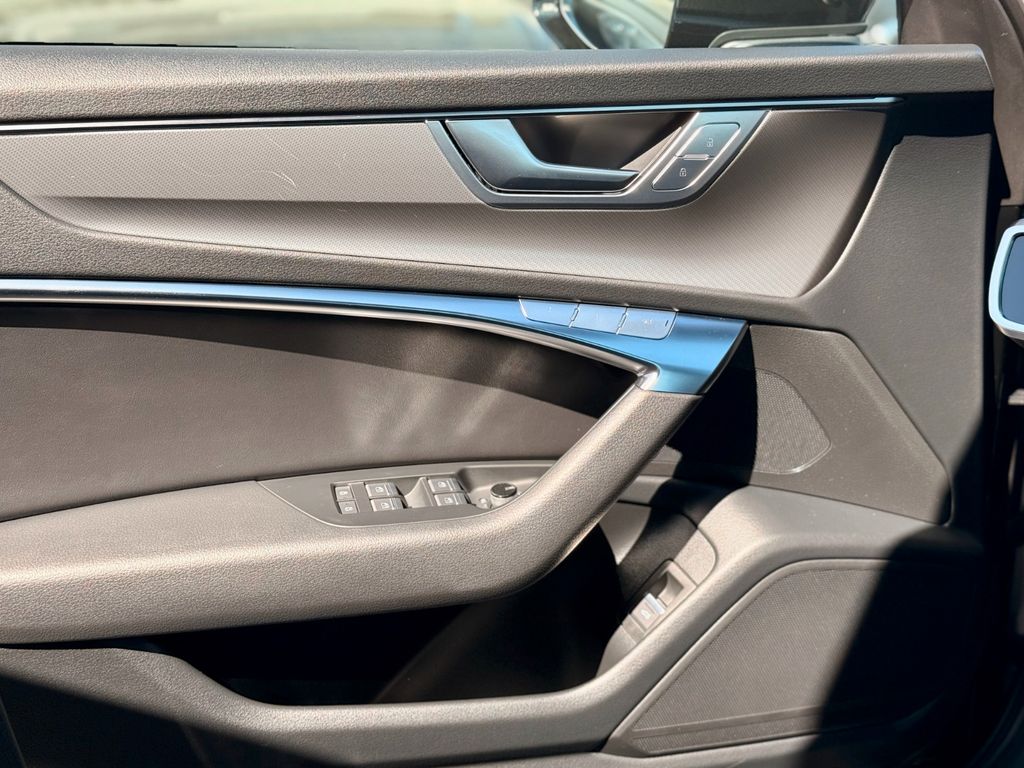 AUDI A6 2023