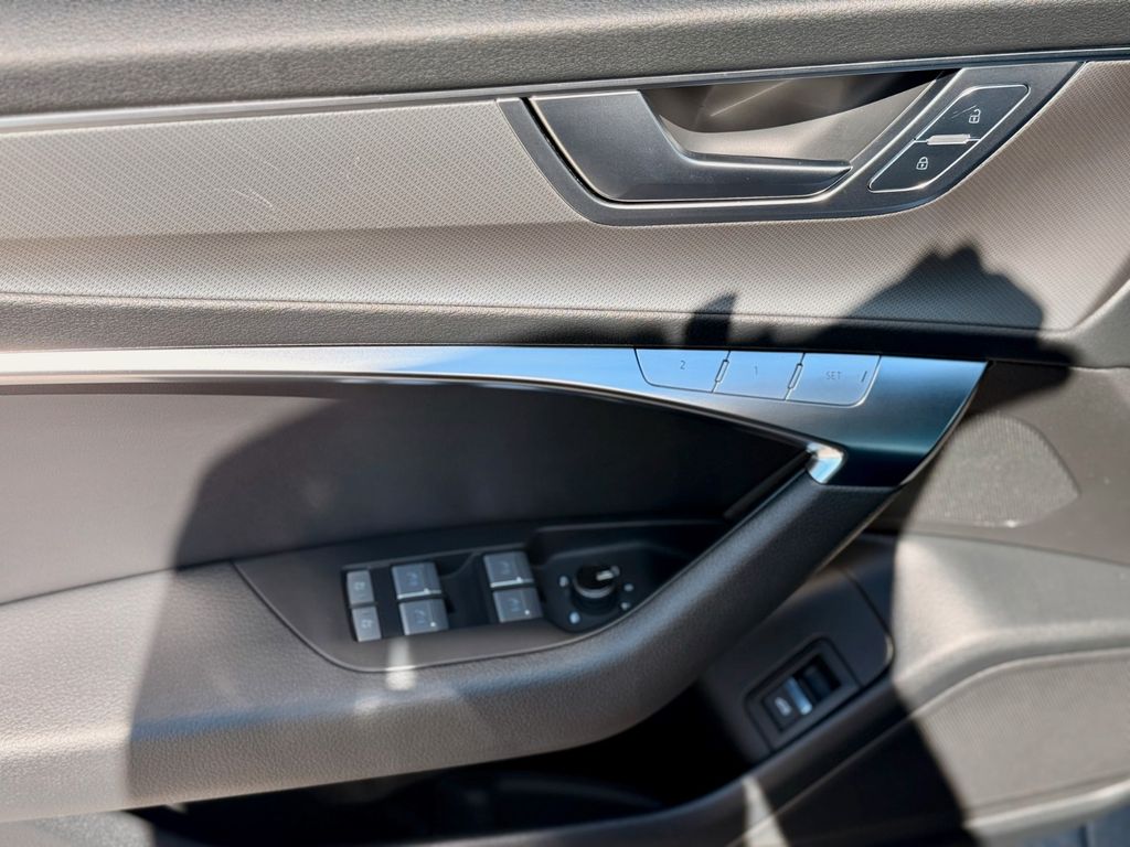 AUDI A6 2023