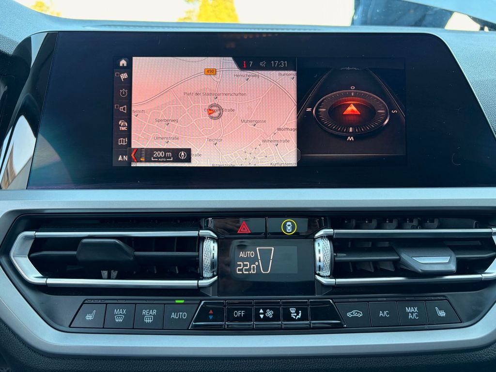 BMW 318 2019