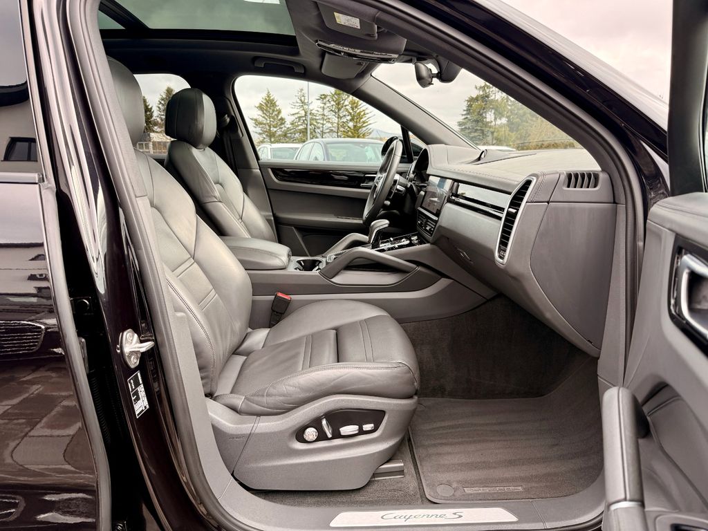 PORSCHE Cayenne 2018