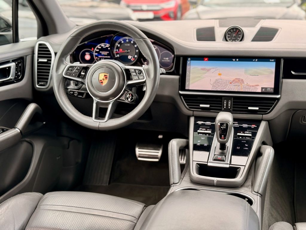 PORSCHE Cayenne 2018