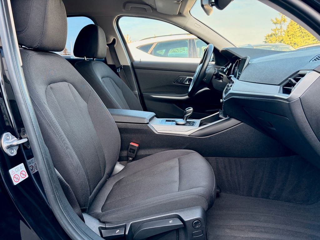 BMW 318 2019