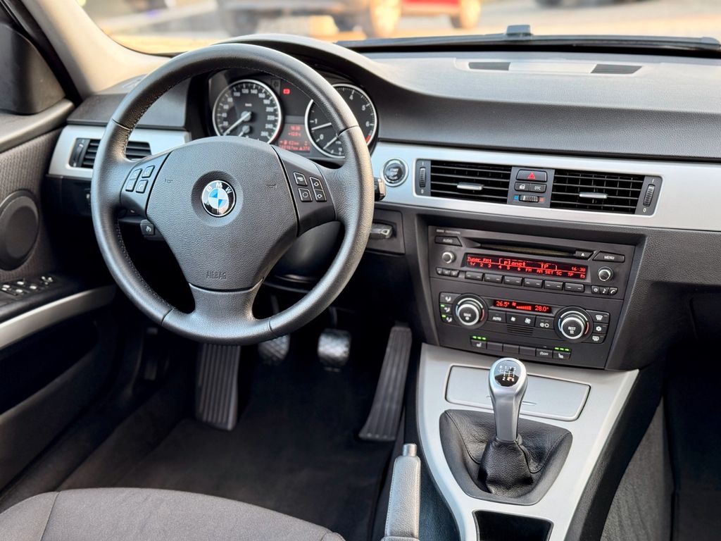 BMW 318 2008