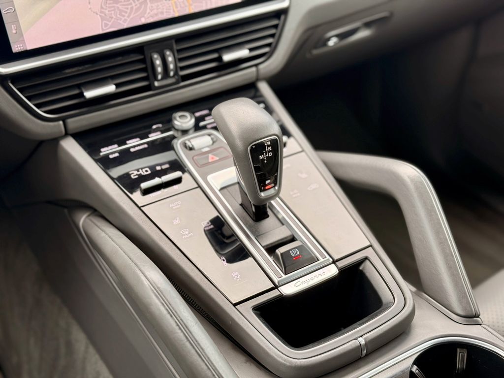 PORSCHE Cayenne 2018