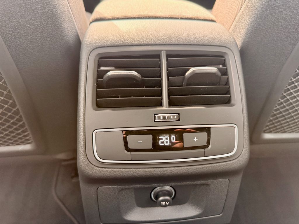AUDI A4 2022