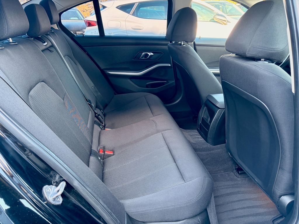 BMW 318 2019