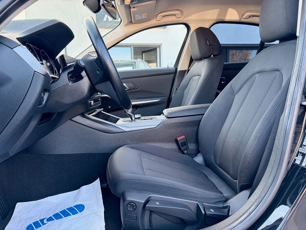 BMW 318 2019