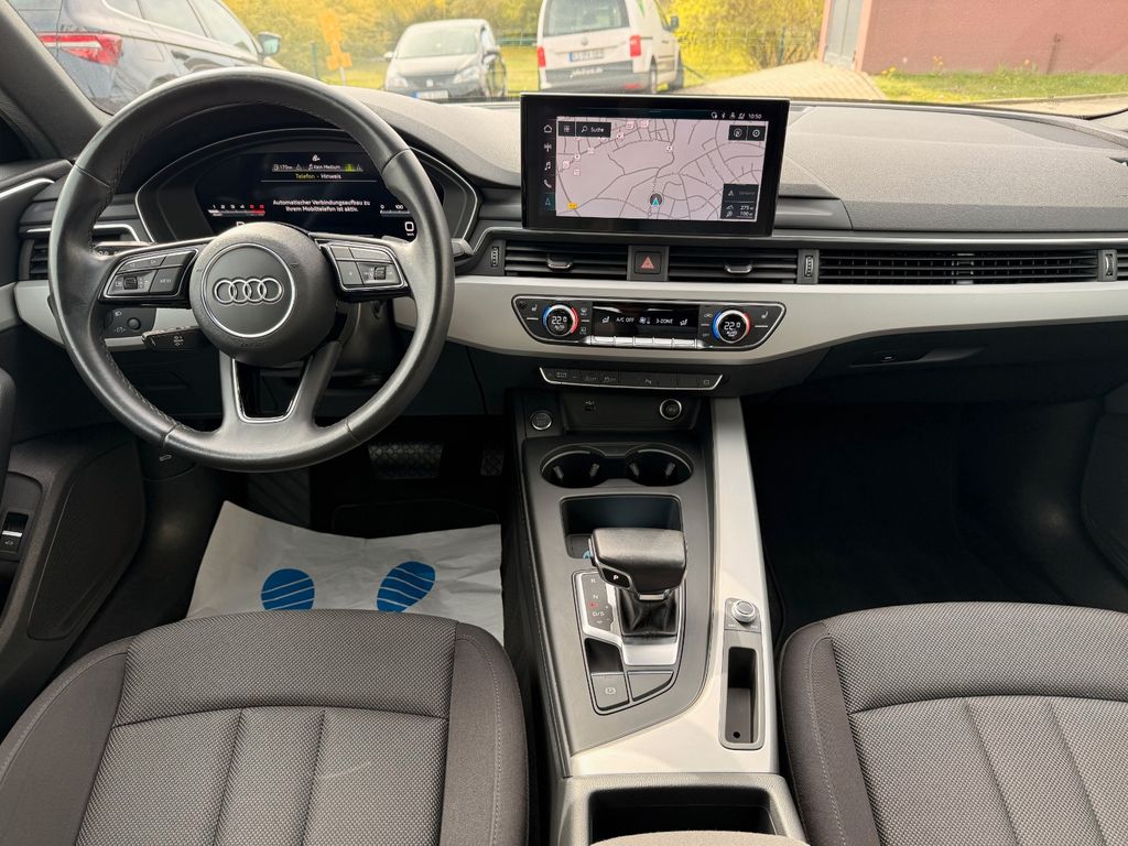 AUDI A4 2022