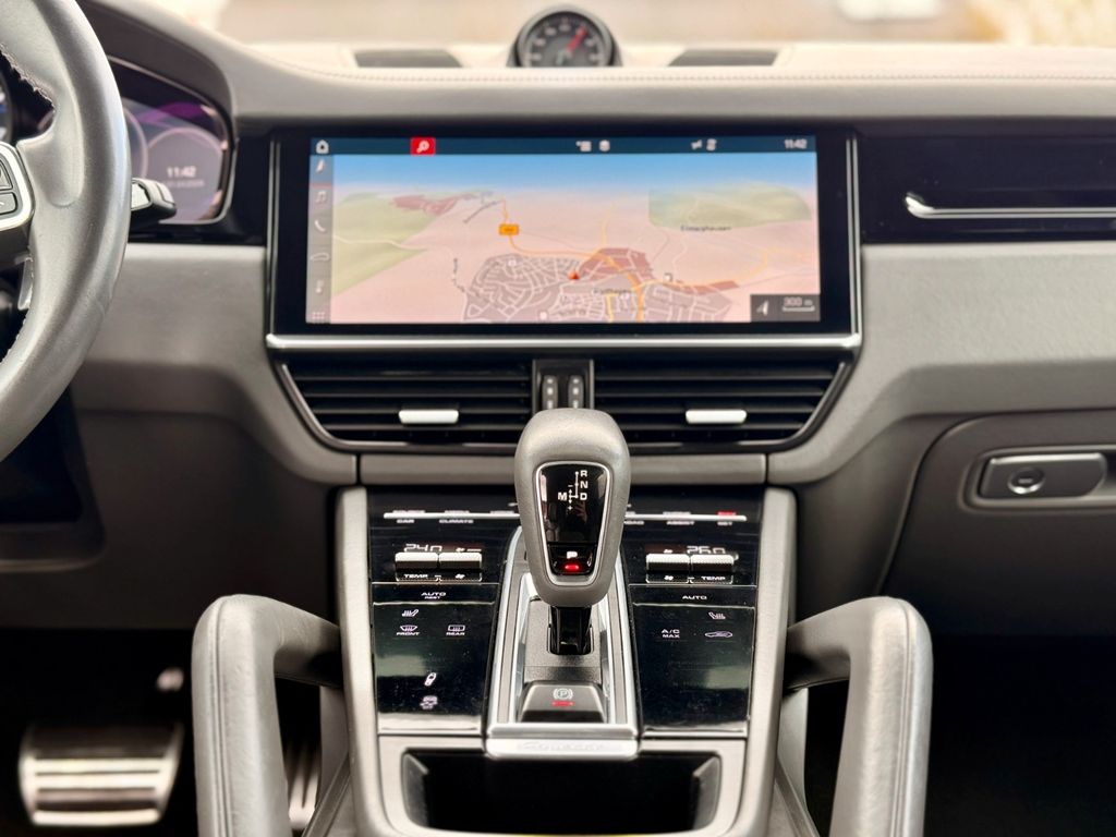 PORSCHE Cayenne 2018