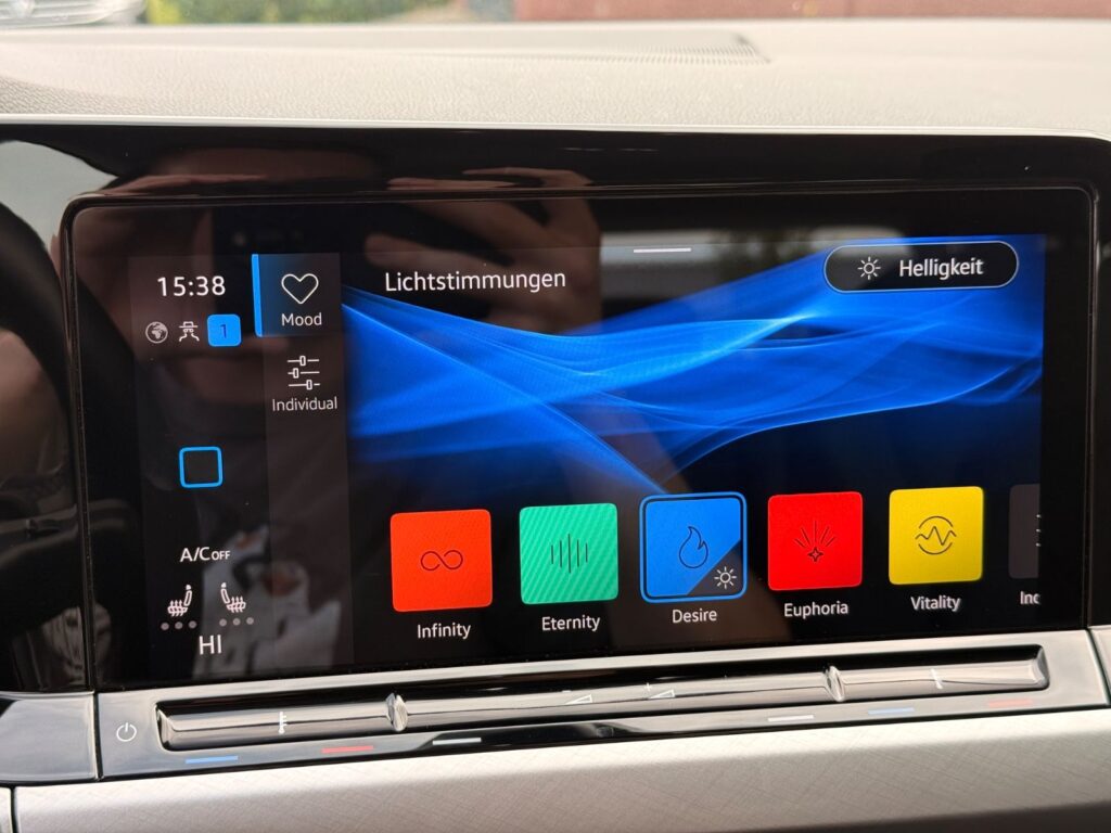 VW Golf Golf VIII Limo 2.0 110KW*ACC*NAVI*RFK*TRAVEL*SHZ 2022