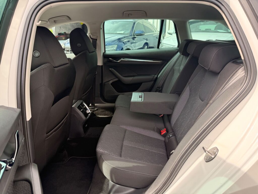 SKODA Octavia Octavia Combi Head-Up*ACC*CarPlay*Navi*LineAssis 2023