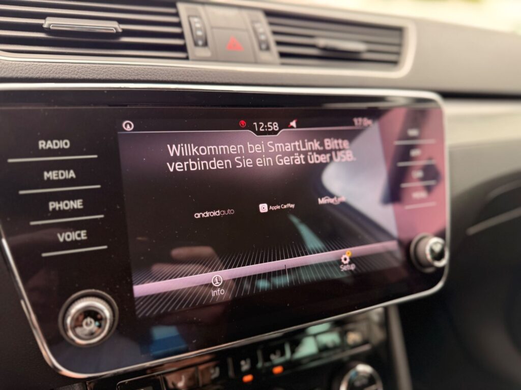 SKODA Superb Superb Combi *ACC*AHK*VIRTUAL*RFK*LANEASSIST* 2019