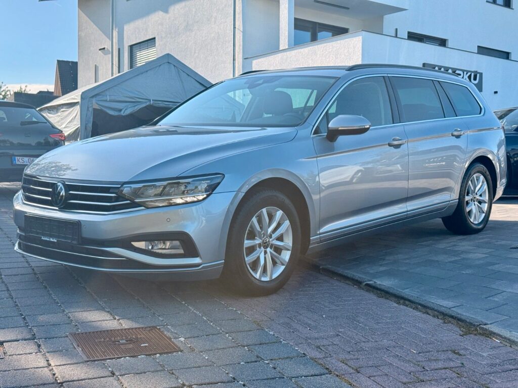 VW Passat Variant Passat Variant Bus. 2.0TDi ACC*LED*RFK*MASS*AHK 2022
