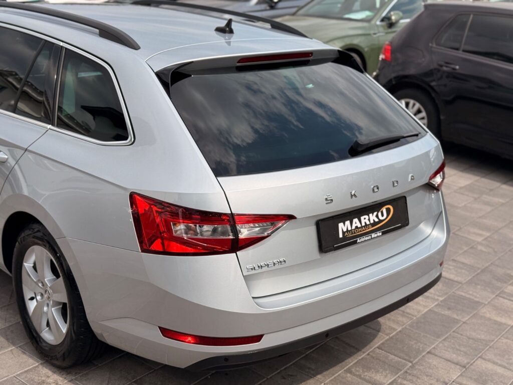 SKODA Superb Superb Combi Ambition *ACC*Kamera*Lane Assist* 2022
