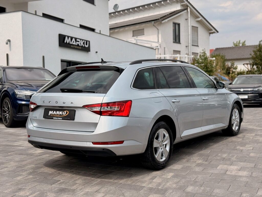 SKODA Superb Superb 2.0 Combi 110KW LED*ACC*NAVI*RFK*PDC* 2022