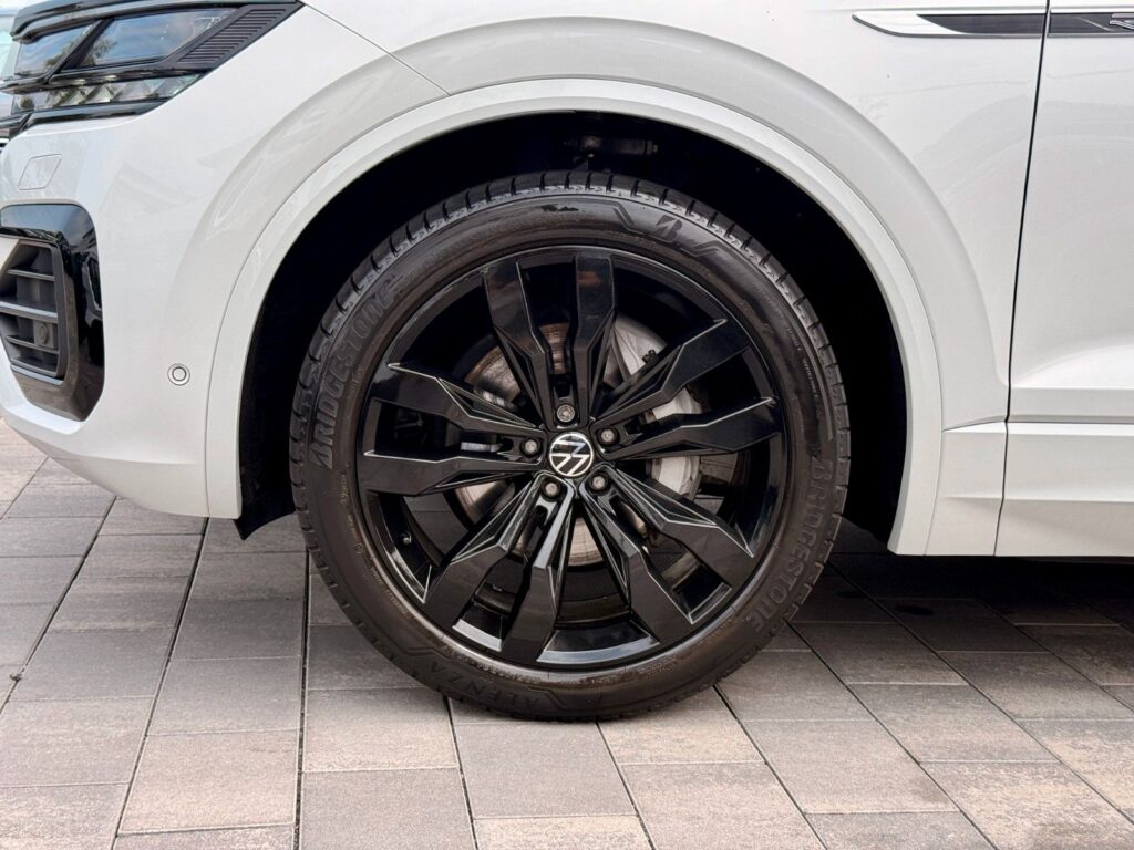 VW Touareg Touareg R-Line 4M. Matrix Beam*Pano*360°*AHK*HUD 2023