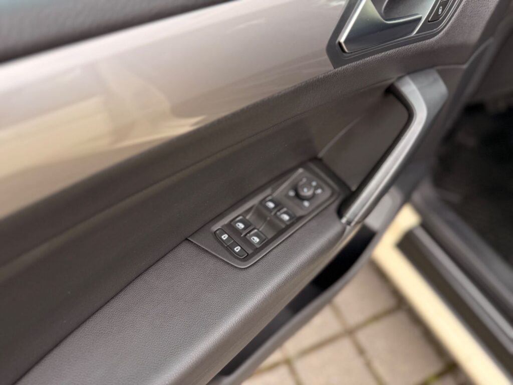 VW Touran Touran 2.0 TDI 110 KW SCR DSG TAXI LED 2022