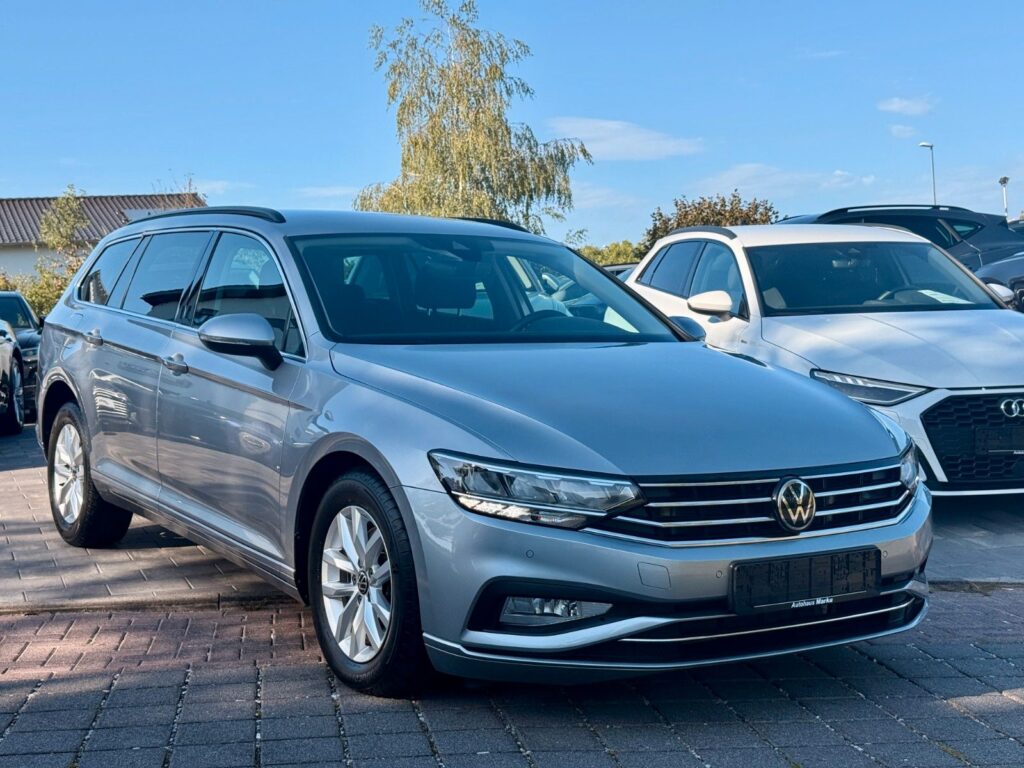 VW Passat Variant Passat Variant Bus. 2.0TDi ACC*LED*RFK*MASS*AHK 2022