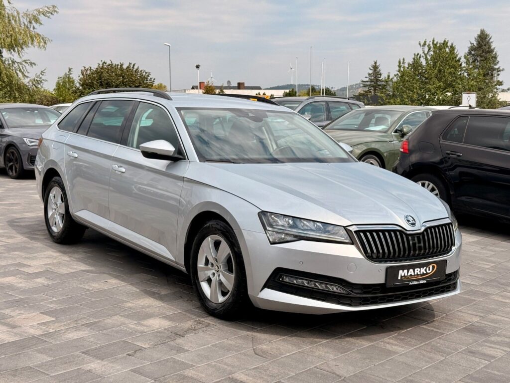 SKODA Superb Superb 2.0 Combi 110KW LED*ACC*NAVI*RFK*PDC* 2022