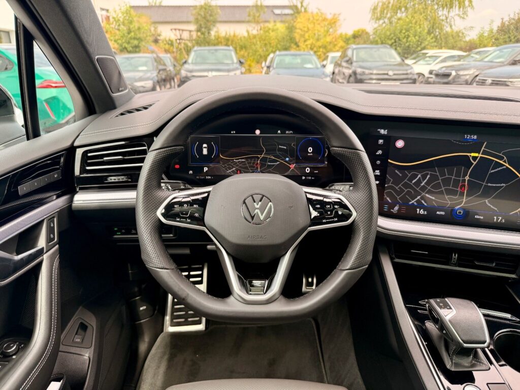 VW Touareg Touareg R-Line 4M. Matrix Beam*Pano*360°*AHK*HUD 2023