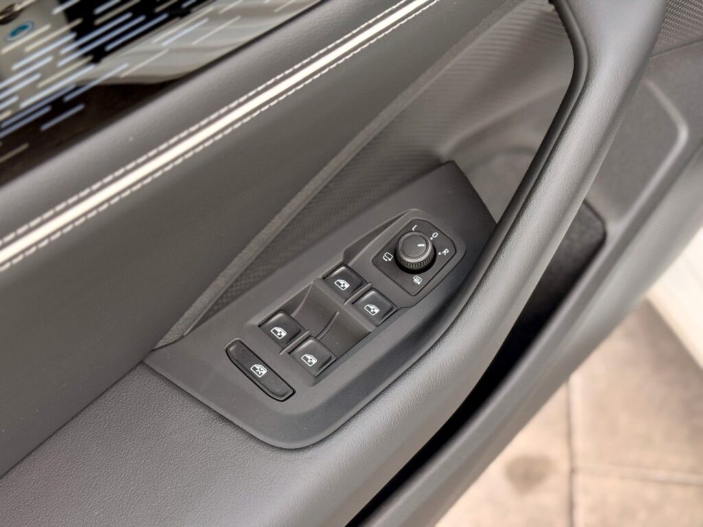 VW Passat Variant Passat Var.2.0 TDI ACC*HUD*LED*AHK*MASSA*RFK*. 2024