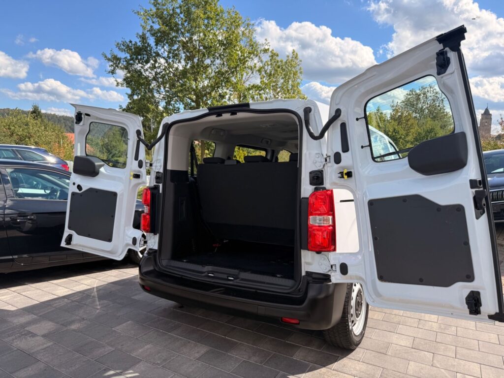 TOYOTA Proace Toyota Proace L1 Comfort *9-Sitzer*CarPlay*NAVI 2023