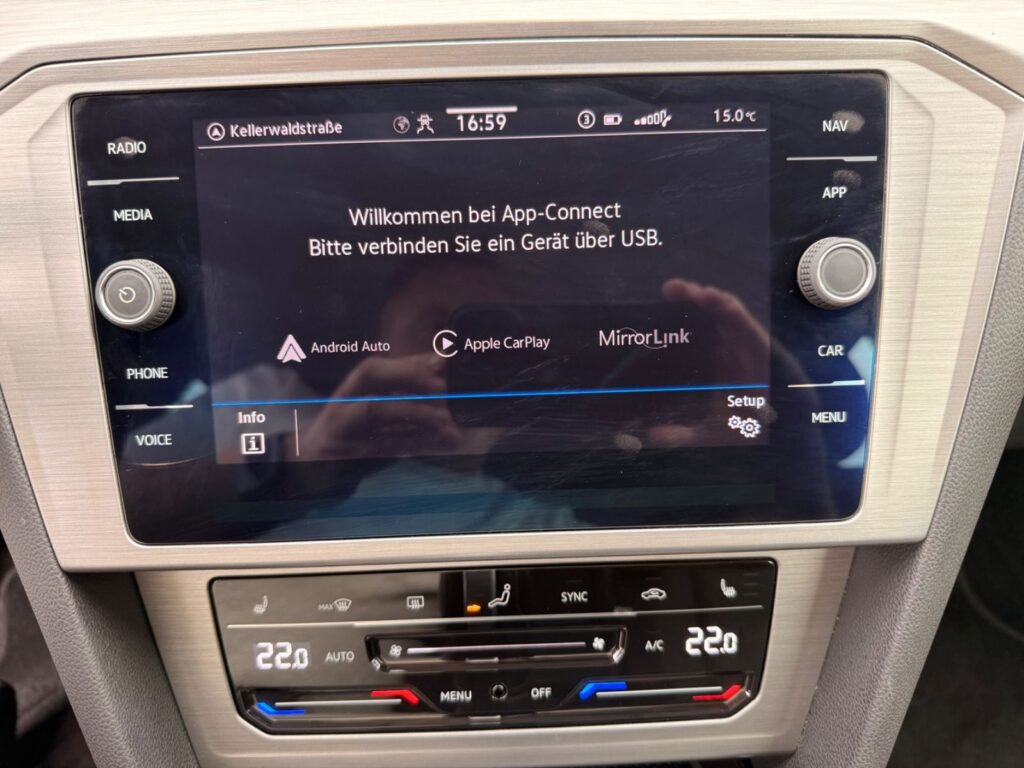 VW Passat Variant Passat Variant Basis TDI/LED/Navi 2022