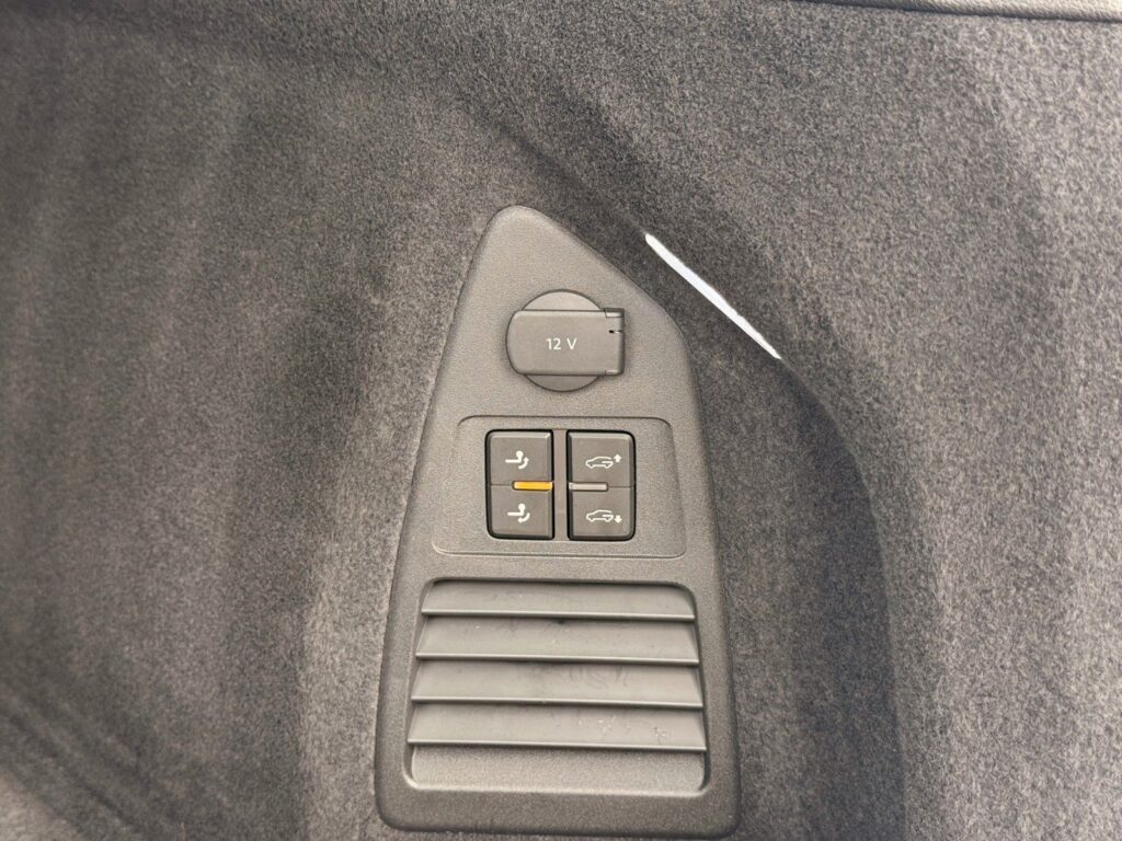 VW Touareg Touareg R-Line 4M. Matrix Beam*Pano*360°*AHK*HUD 2023